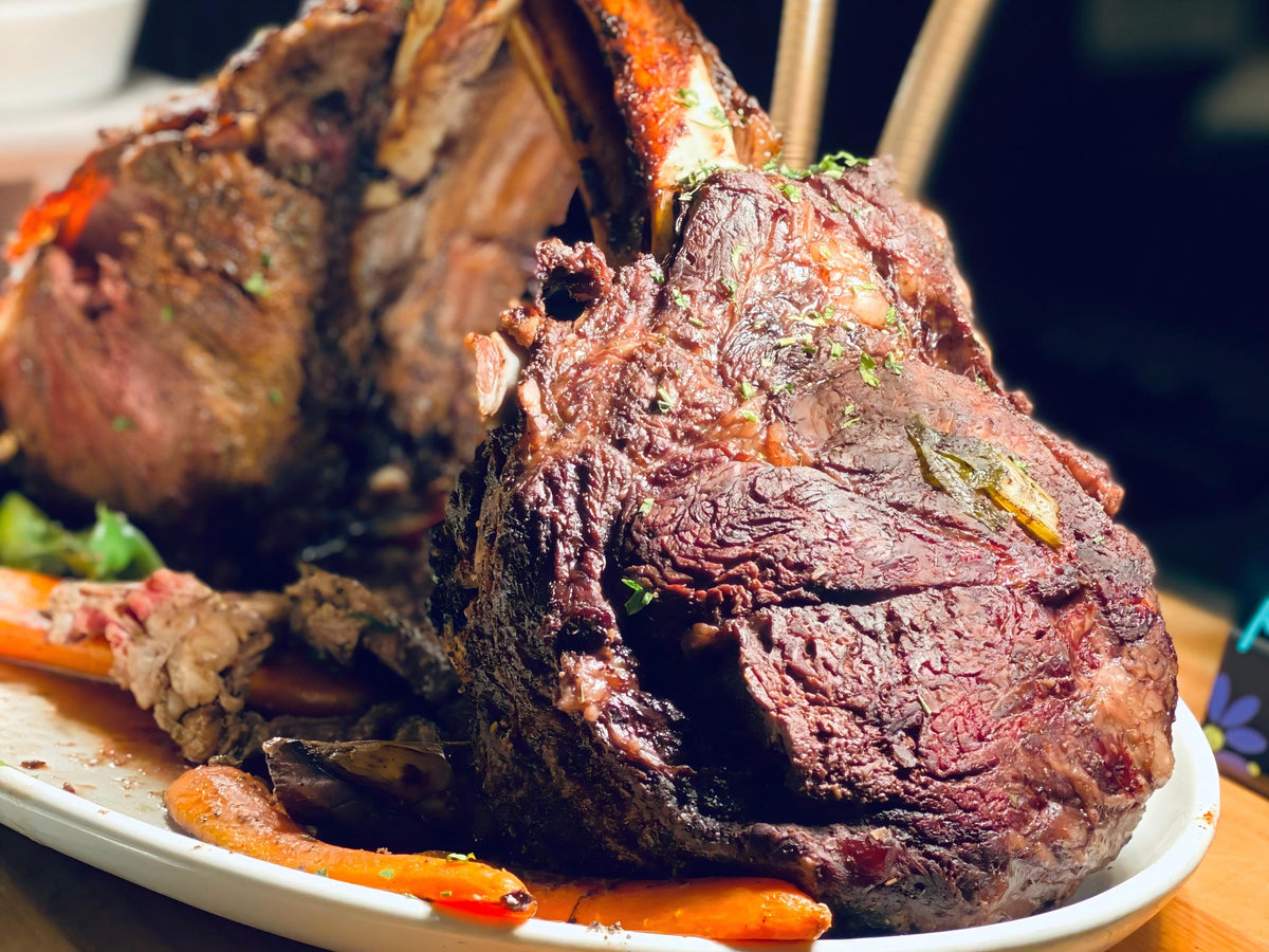Garlic Rosemary Rib Roast with Vegetables